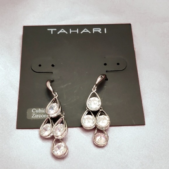 Tahari Earrings - Picture 1 of 3
